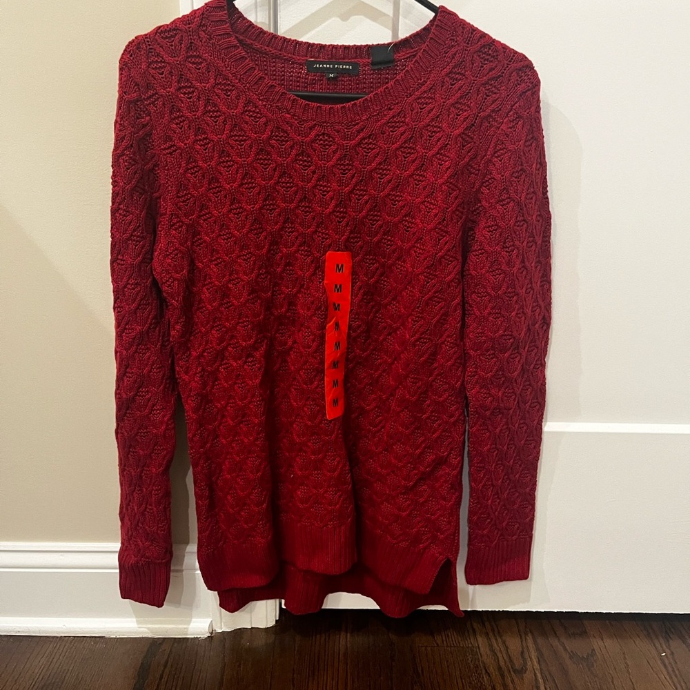 NWT SWEATER FOR WOMEN SIZE M